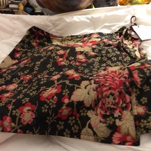 🔥 SALE! $19 for NWT $120 Retail NWT Anne Klein Blouse & Skirt Set